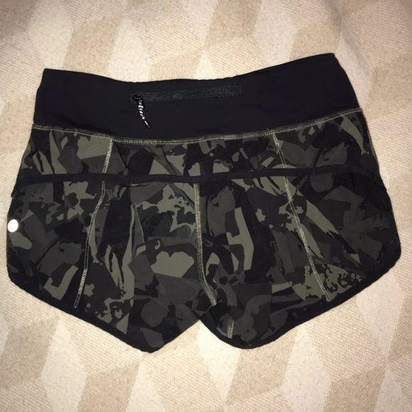 ***SOLD***Camo Speed shorts - Picture 2 of 4